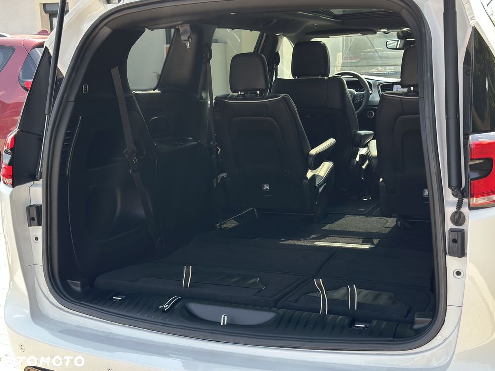 Chrysler Pacifica - 30