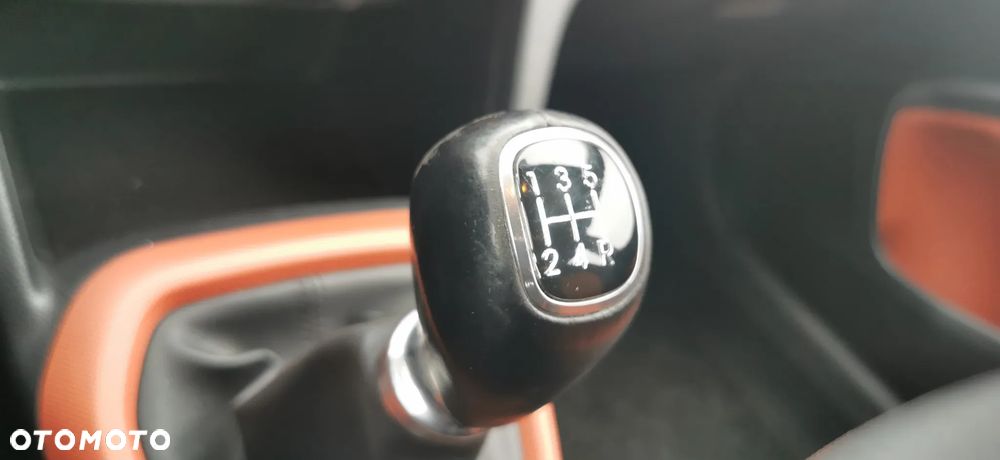 Hyundai i10 1.2 Fifa World Cup Edition - 18