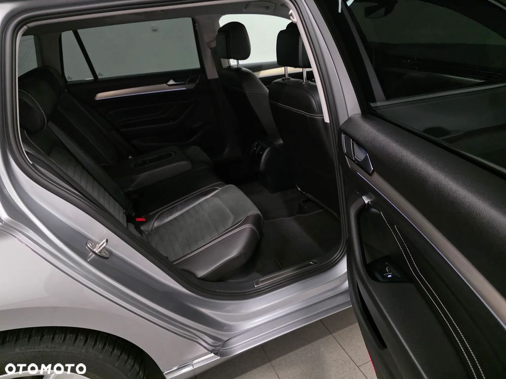 Volkswagen Passat - 31