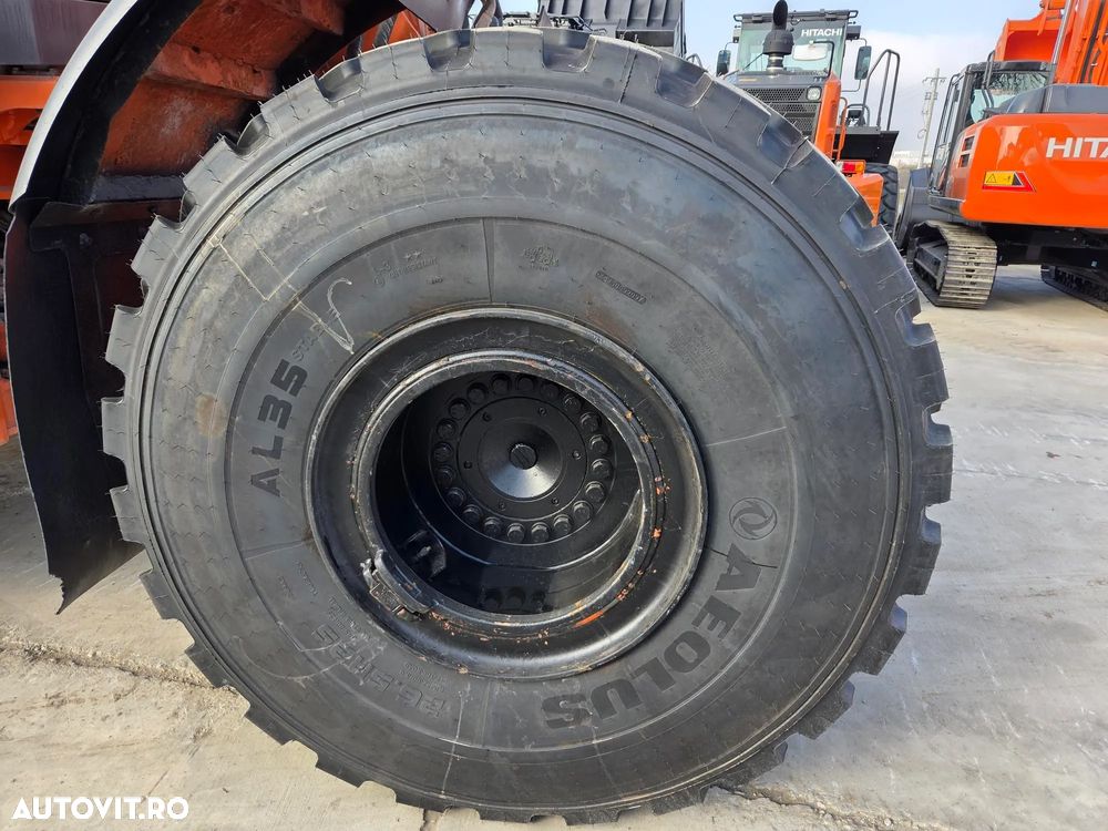 Hitachi Cupa 5mc, 28tone, ANVELOPE NOI, VIRARE prin JOYSTICk, Gresare automata, Inaltiime basculare cupa 4,3m, Lama noua la cupa, produs in JAPONIA, camera luat vederi spate, posibilitate leasing, motor 282 CP, STARE BUNA, PROMOTIE 86.900 EUR+tva - 16