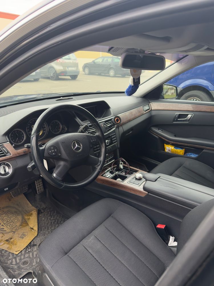 Mercedes-Benz Klasa E 200 CDI DPF BlueEFFICIENCY 7G-TRONIC Elegance - 11
