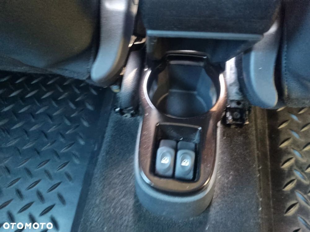 Dacia Duster 1.6 16V 4x2 Prestige - 19