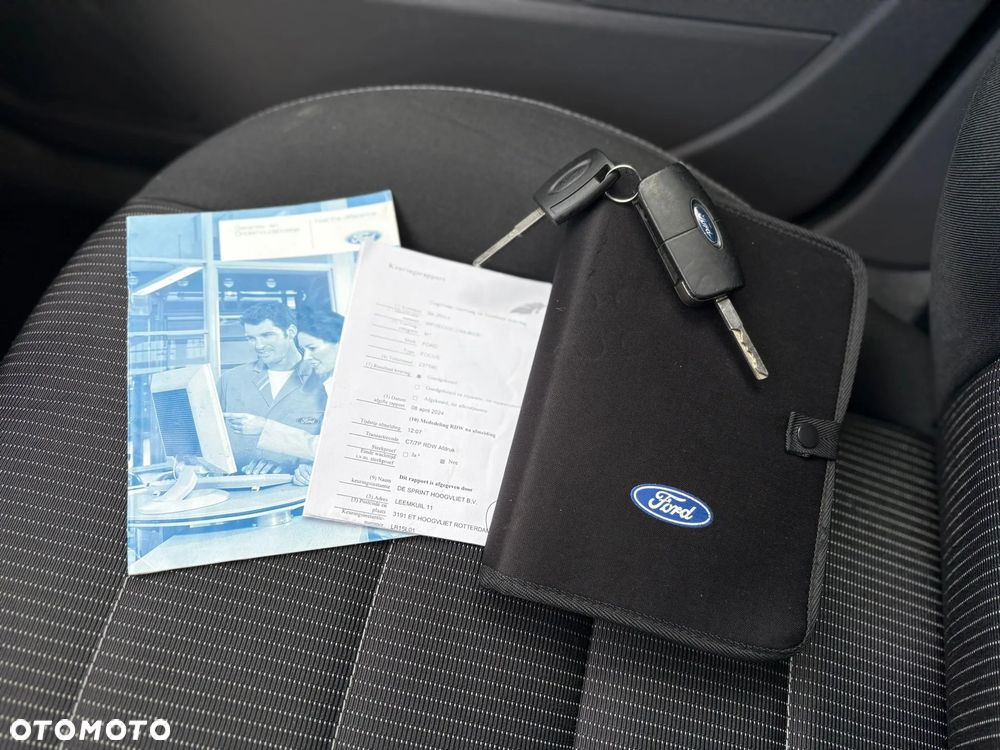 Ford Focus 1.8 FF Platinium X - 24