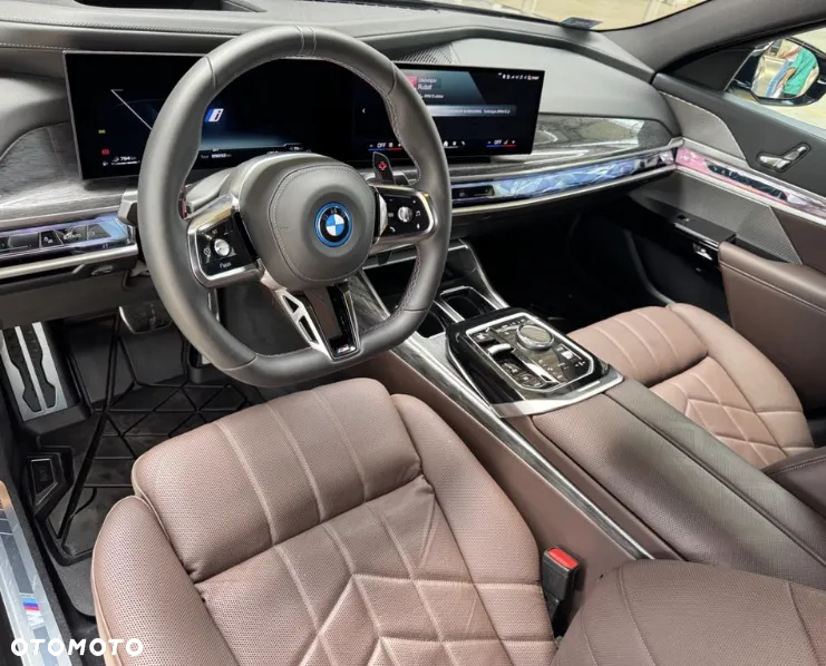 BMW Seria 7 M760e PHEV xDrive sport - 9