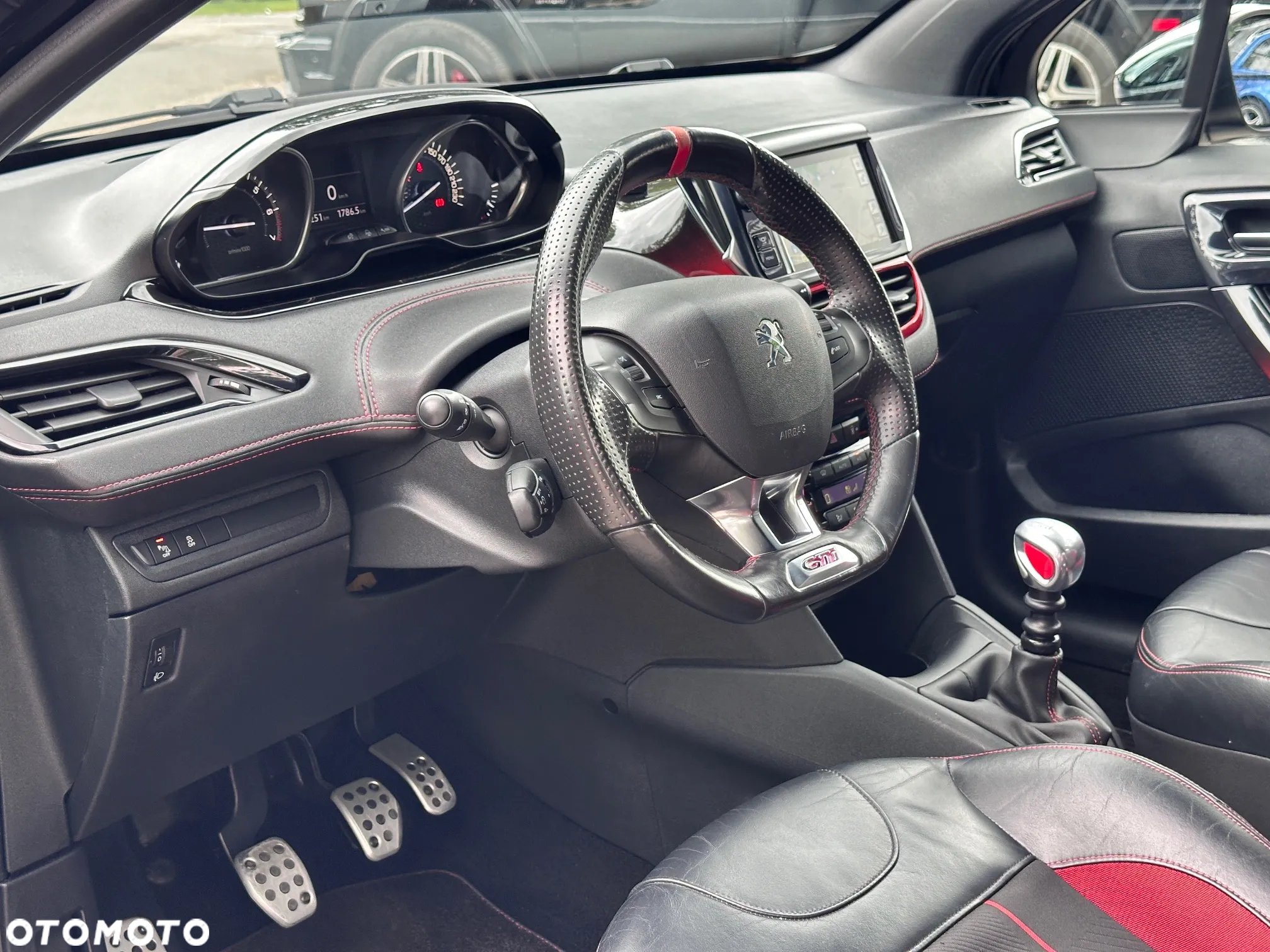 Peugeot 208 1.6 THP GTi - 19