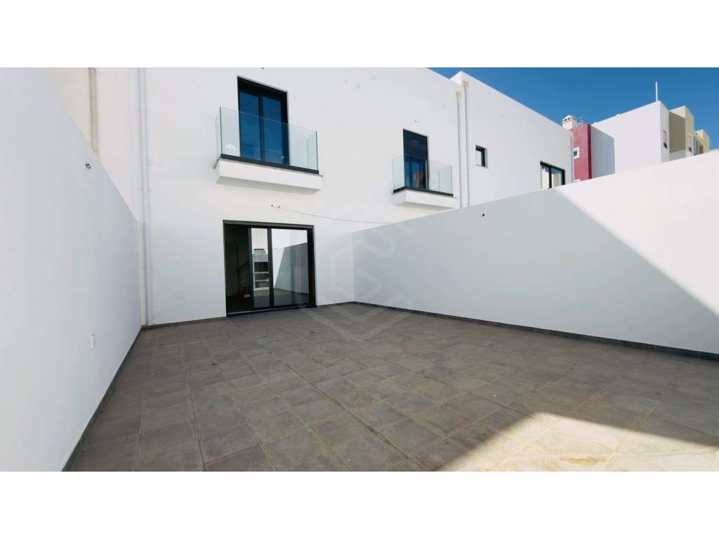 Moradia T2+1 nova com logradouro em Tavira, Algarve - Grande imagem: 2/30