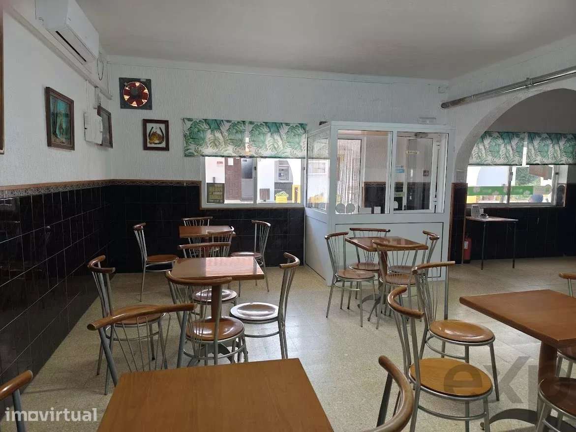 Moradia T3 e Snack Bar - Grande imagem: 2/23