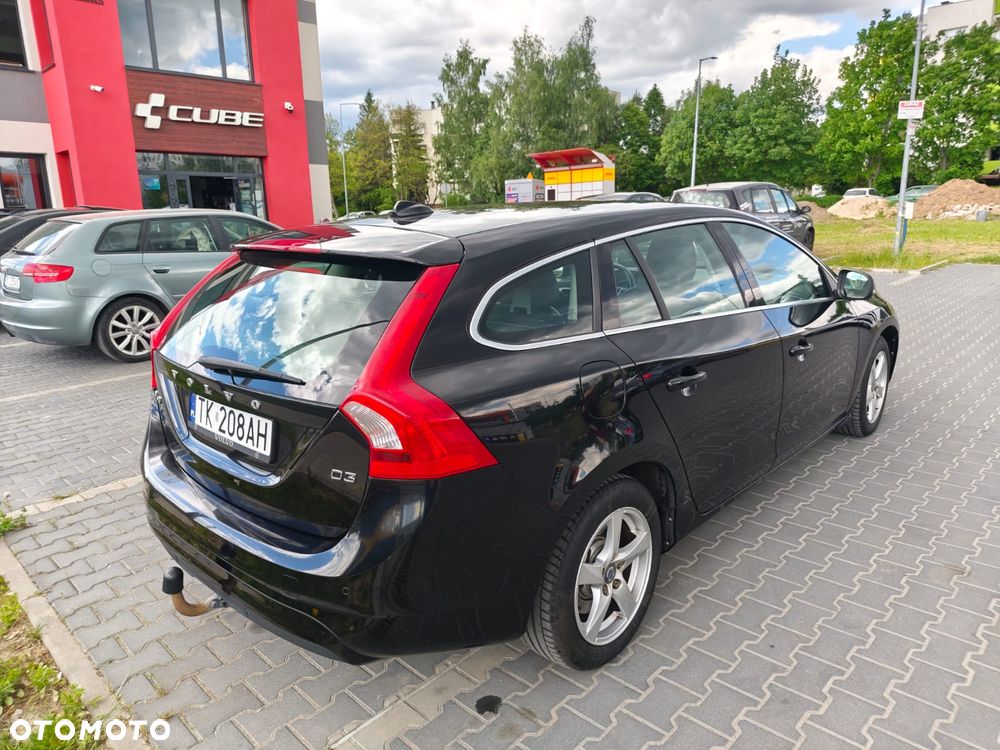 Volvo V60 D3 Drive-E Dynamic Edition (Momentum) - 6