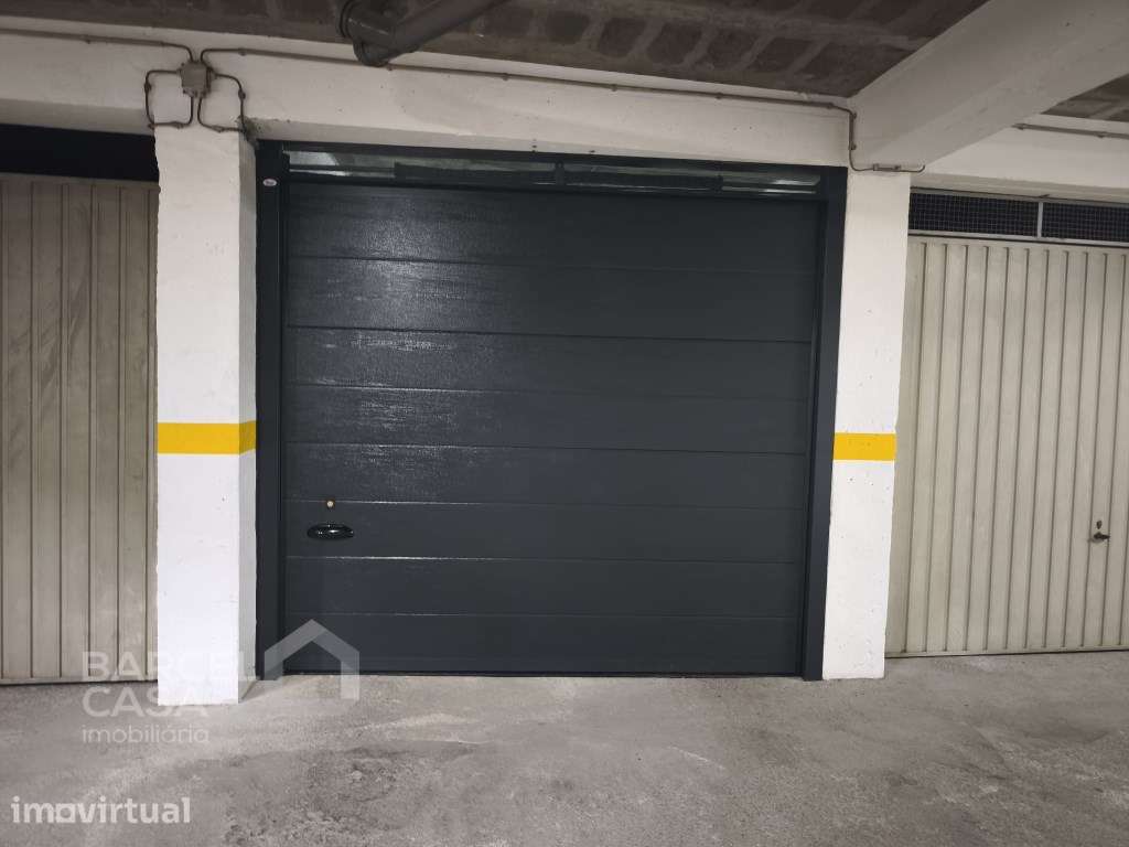 T2 renovado com garagem fechada - Grande imagem: 2/10