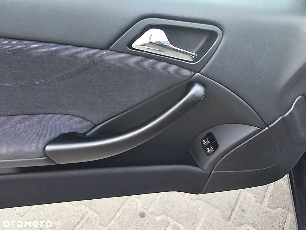 Mercedes-Benz Klasa C 200 Kompressor Sportcoupe - 28
