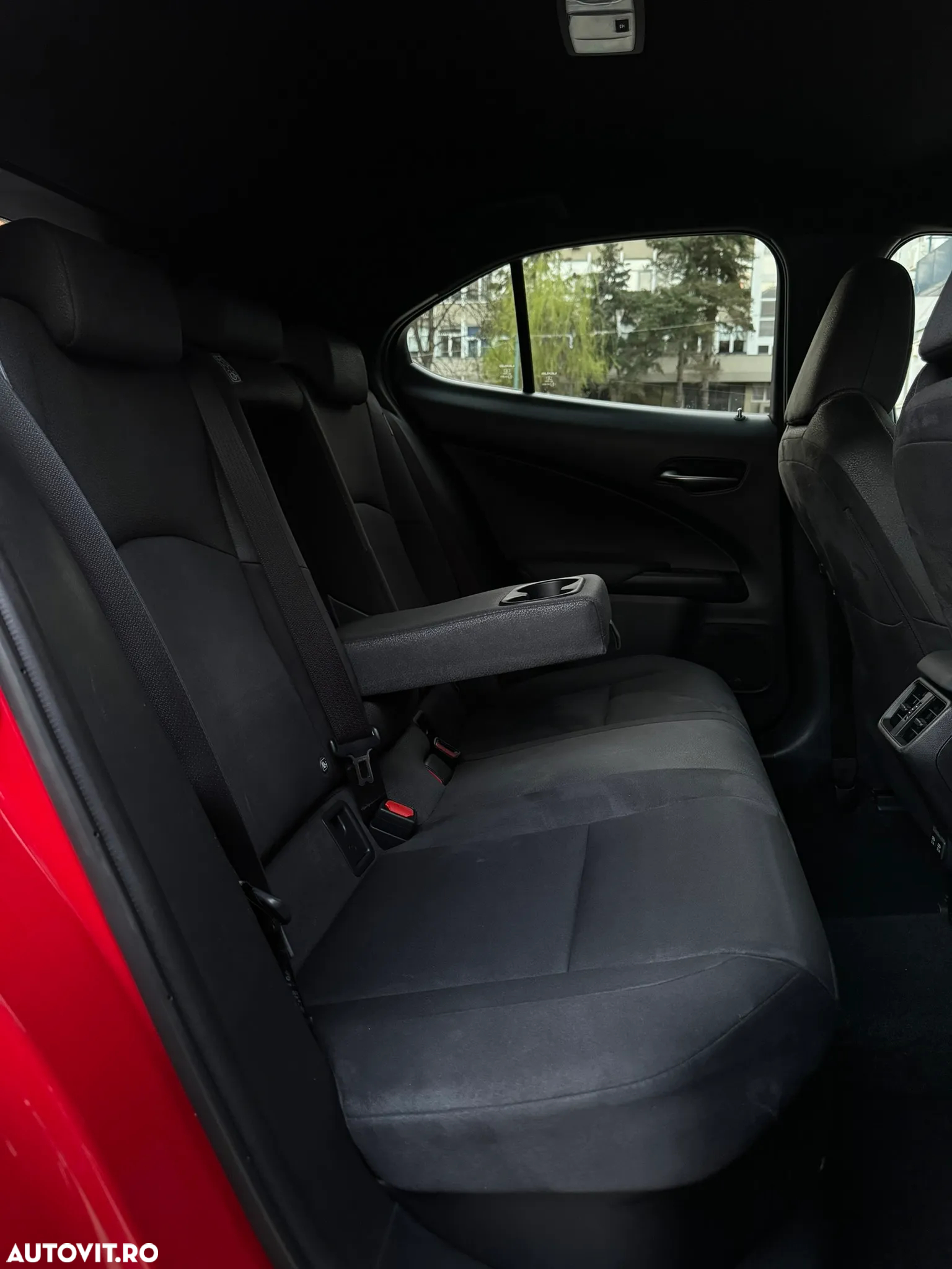 Lexus UX 250h 2.0L HEV 20H- (178 HP) 4X2 CVT Executive - 16