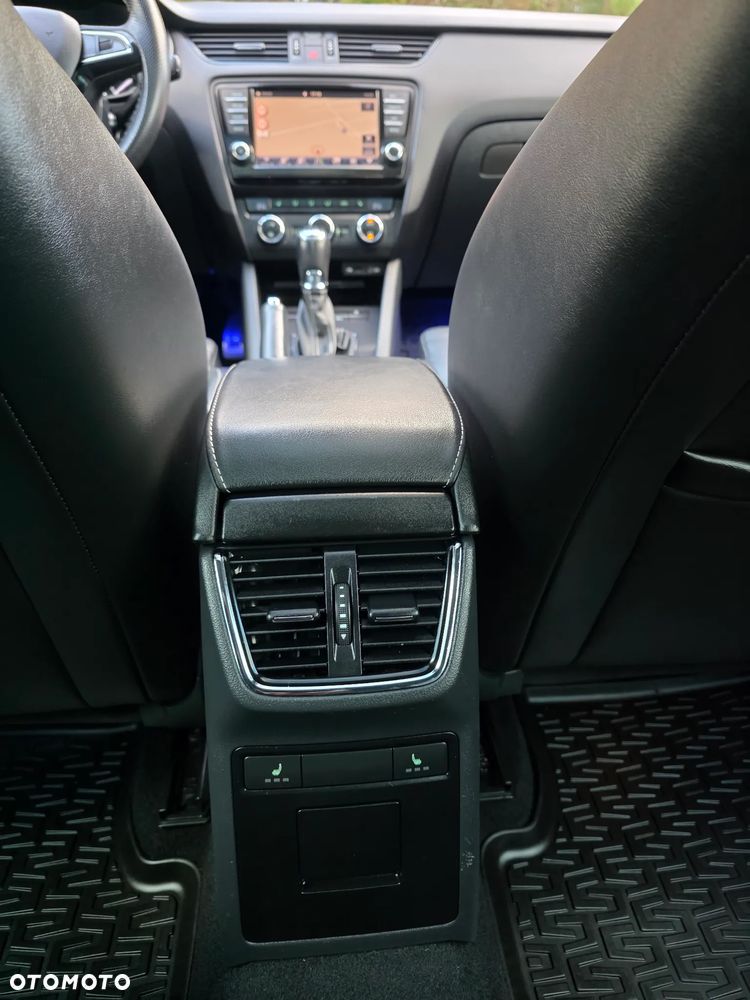 Skoda Octavia 2.0 TSI (Green tec) DSG RS - 23