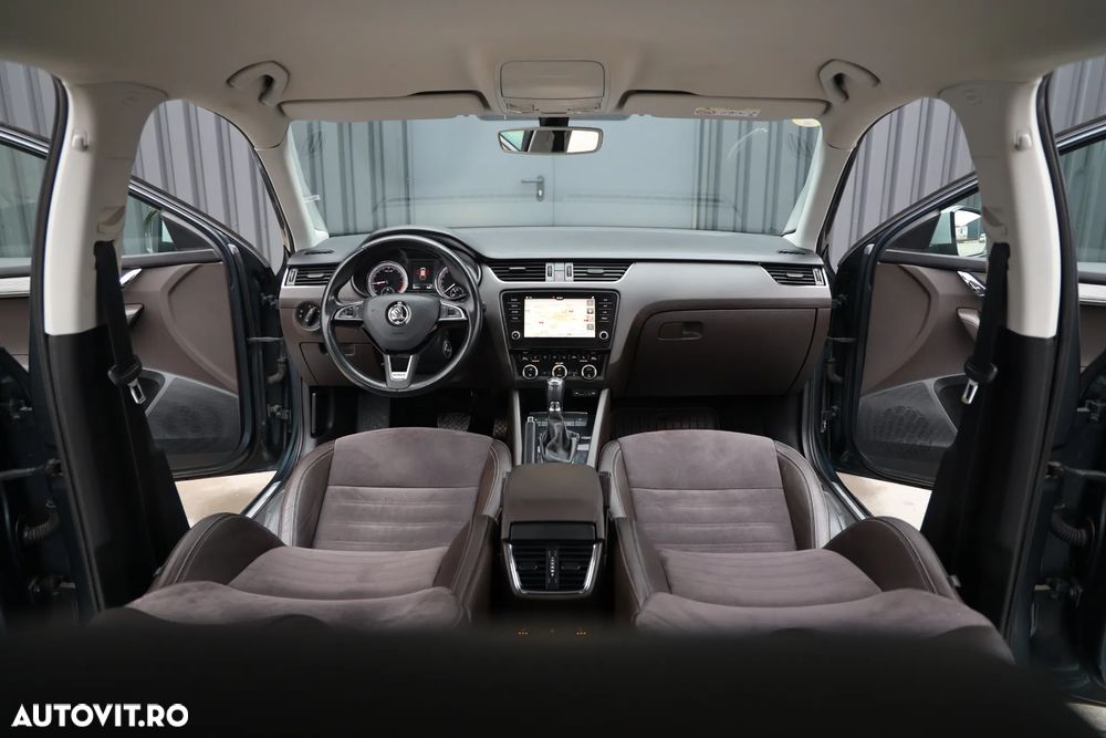 Skoda Octavia 2.0 TDI 4x4 DSG Scout - 32