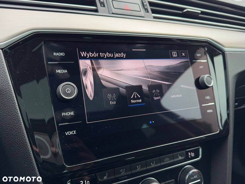 Volkswagen Passat 2.0 TSI Elegance DSG - 30