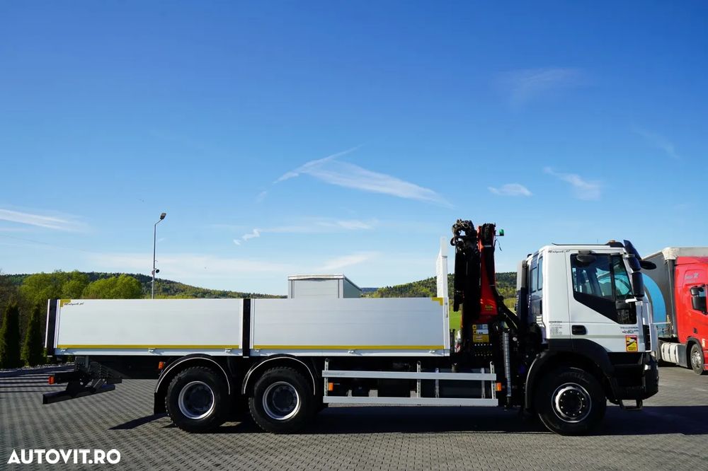 Iveco TRAKKER 410 / LIVRARE - 6,5 M + PALFINGER PK 19.001 SLD / PODEA RESISTENTĂ / 3 LOCURI / TELECOMANDĂ/ - 9