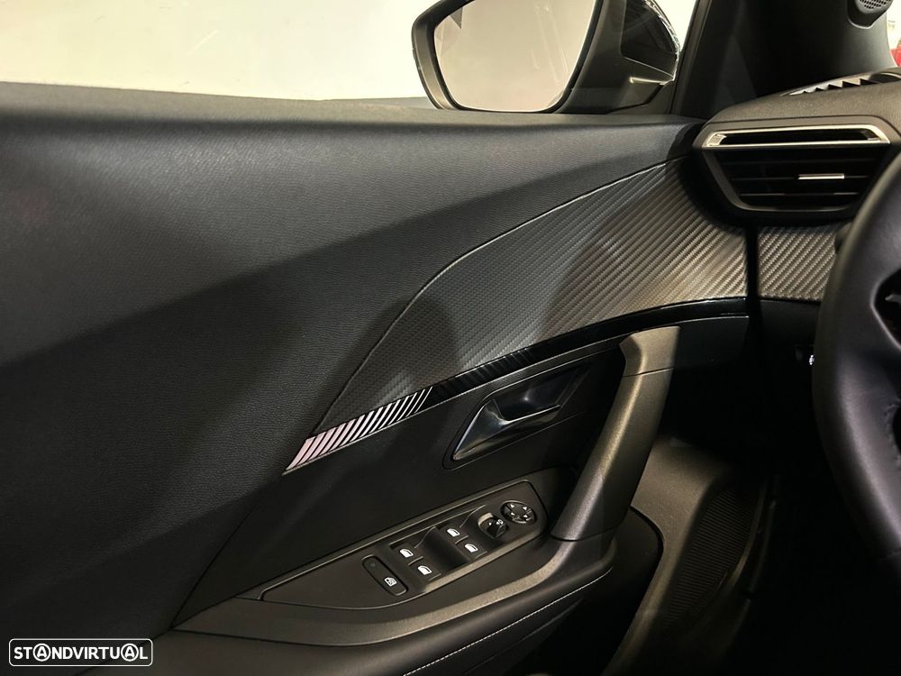 Peugeot 2008 1.2 Hybrid Allure e-DCS6 - 38