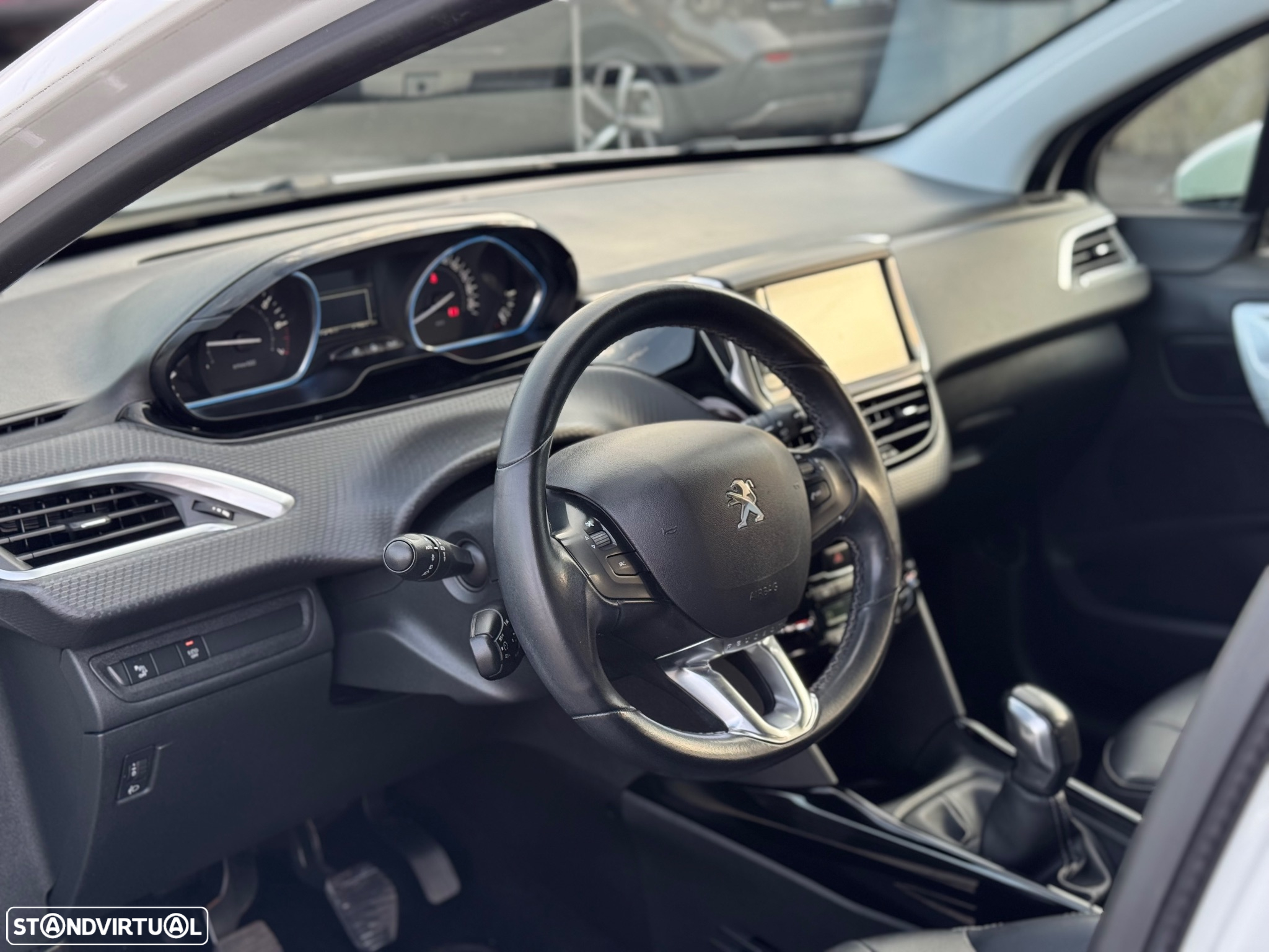 Peugeot 2008 1.2 PureTech Allure - 10