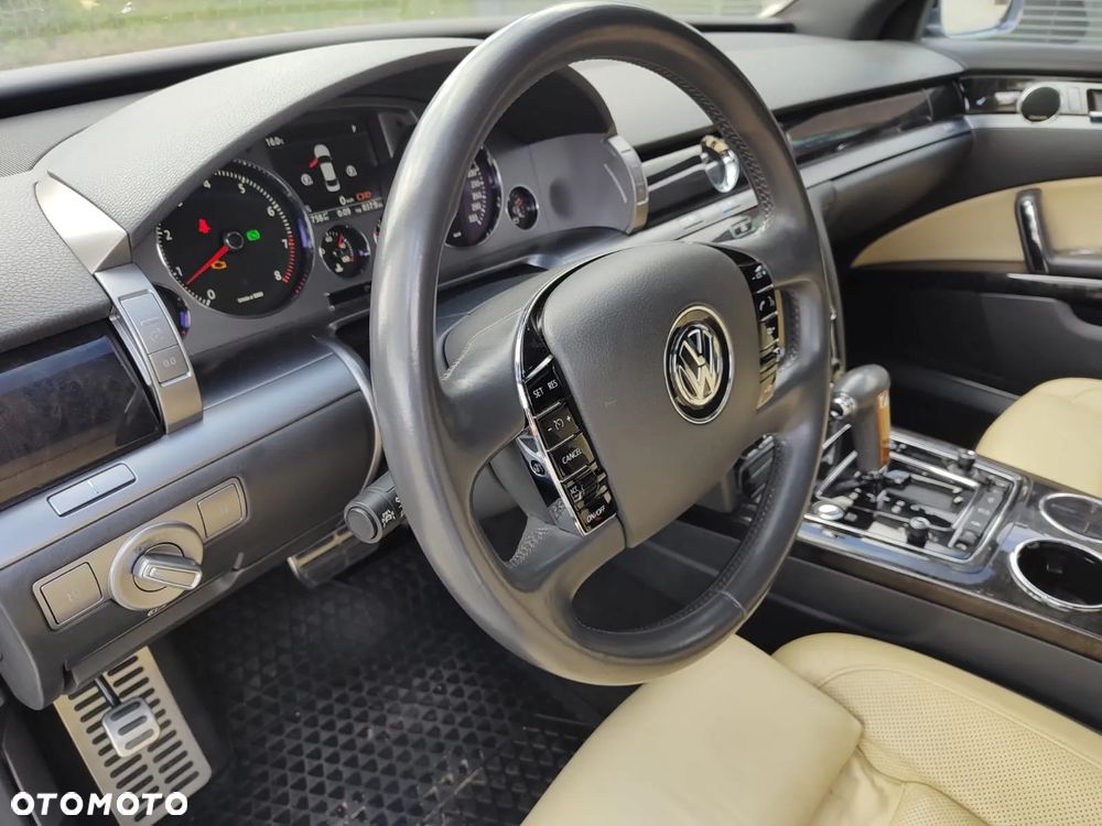 Volkswagen Phaeton - 33