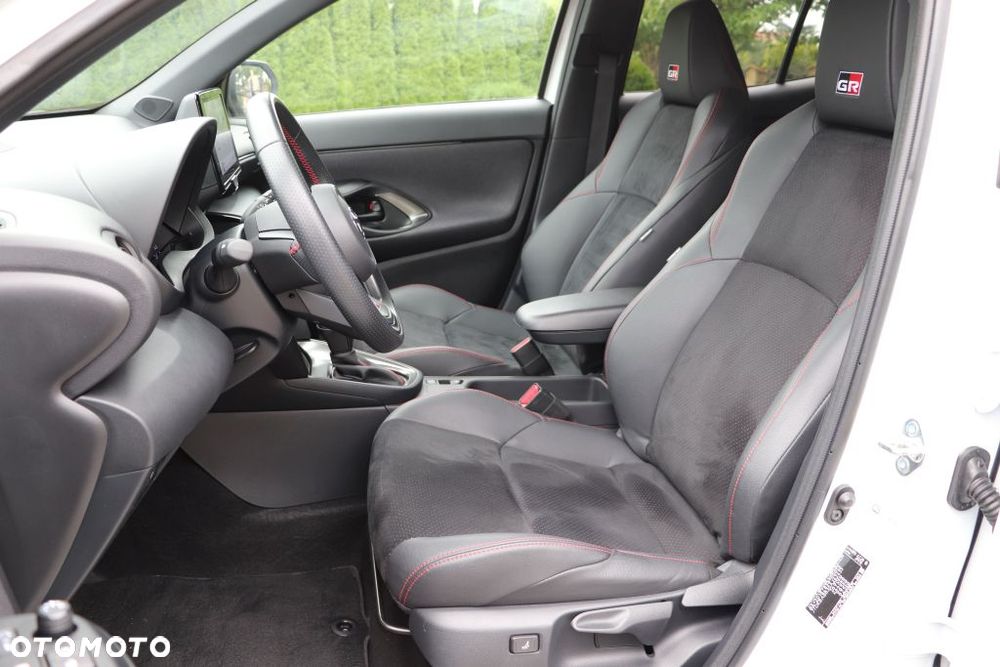 Toyota Yaris Cross 130 1.5 VVT-i GR Sport - 16