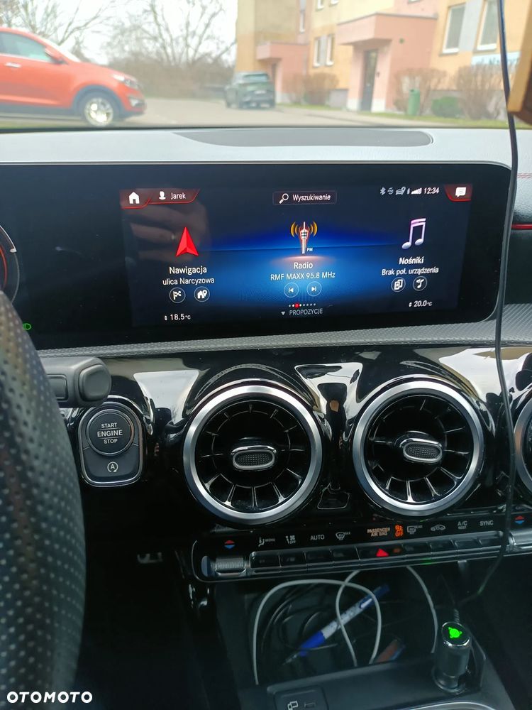 Mercedes-Benz CLA 200 7G-DCT AMG Line - 6