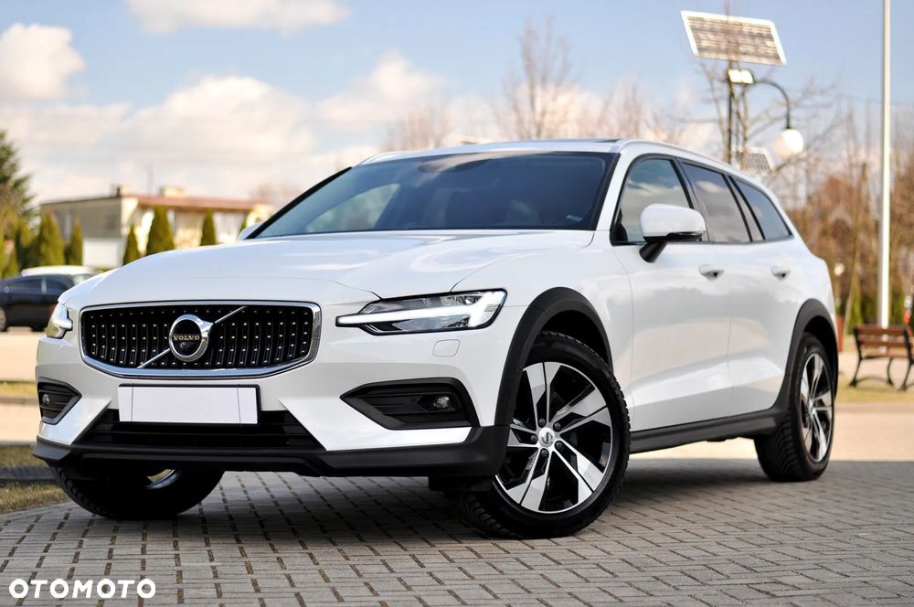 Volvo V60 Cross Country B4 D AWD Plus - 9