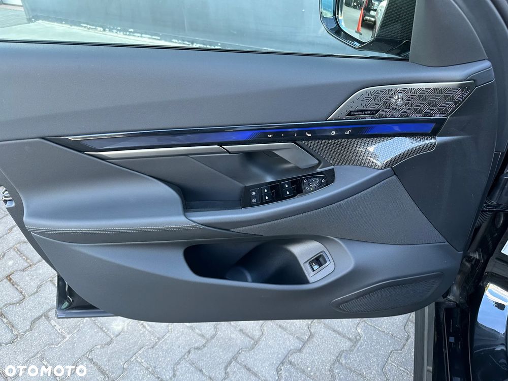 BMW M5 PHEV - 12