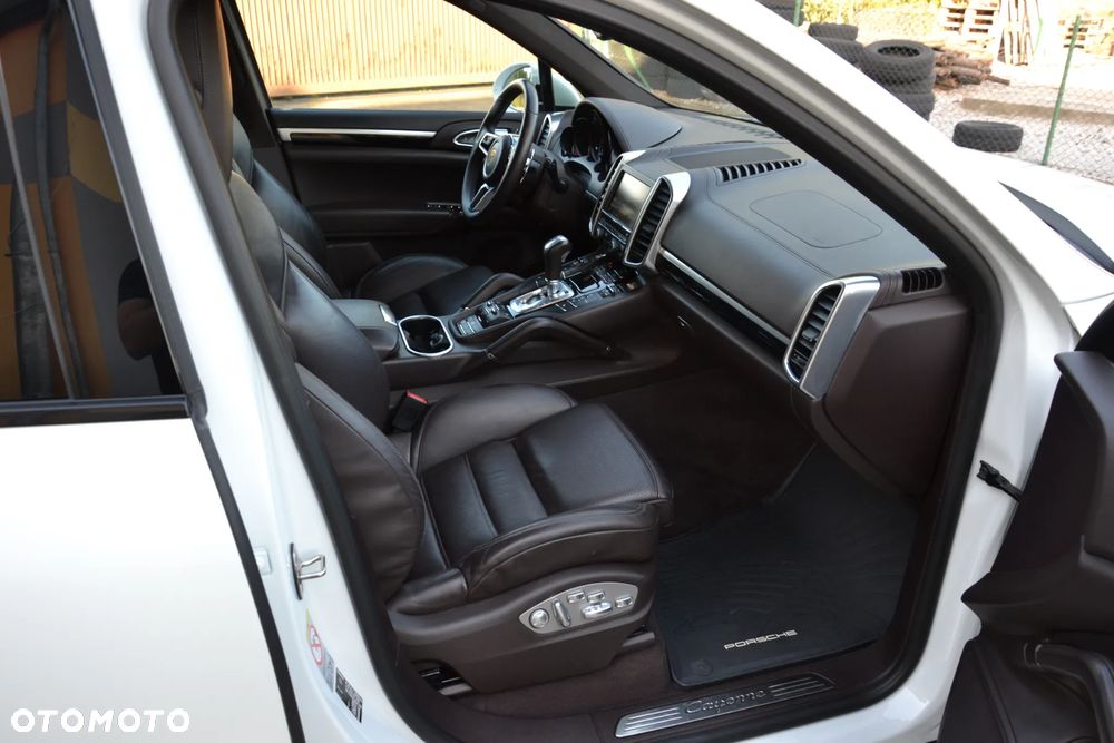 Porsche Cayenne Diesel Platinum Edition - 31