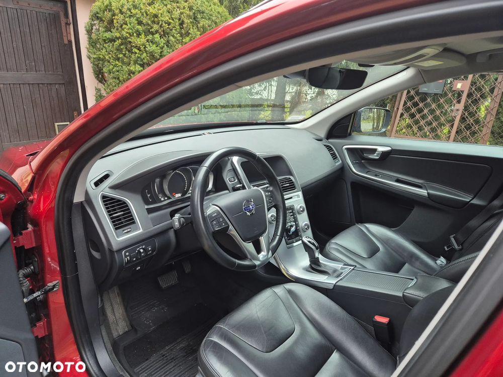 Volvo XC 60 D4 AWD Summum - 3