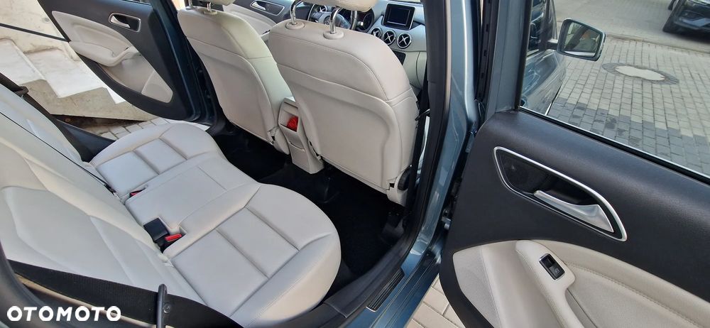 Mercedes-Benz Klasa B 200 7G-DCT - 9