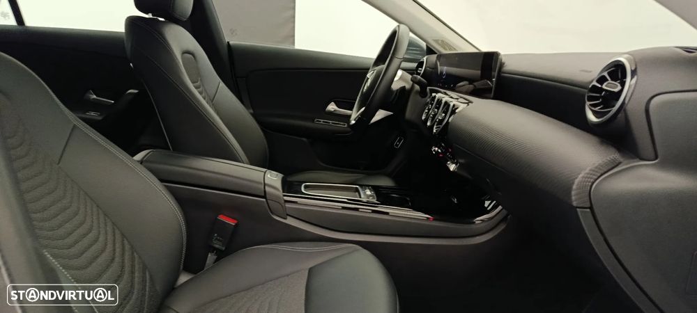 Mercedes-Benz CLA 180 d - 25