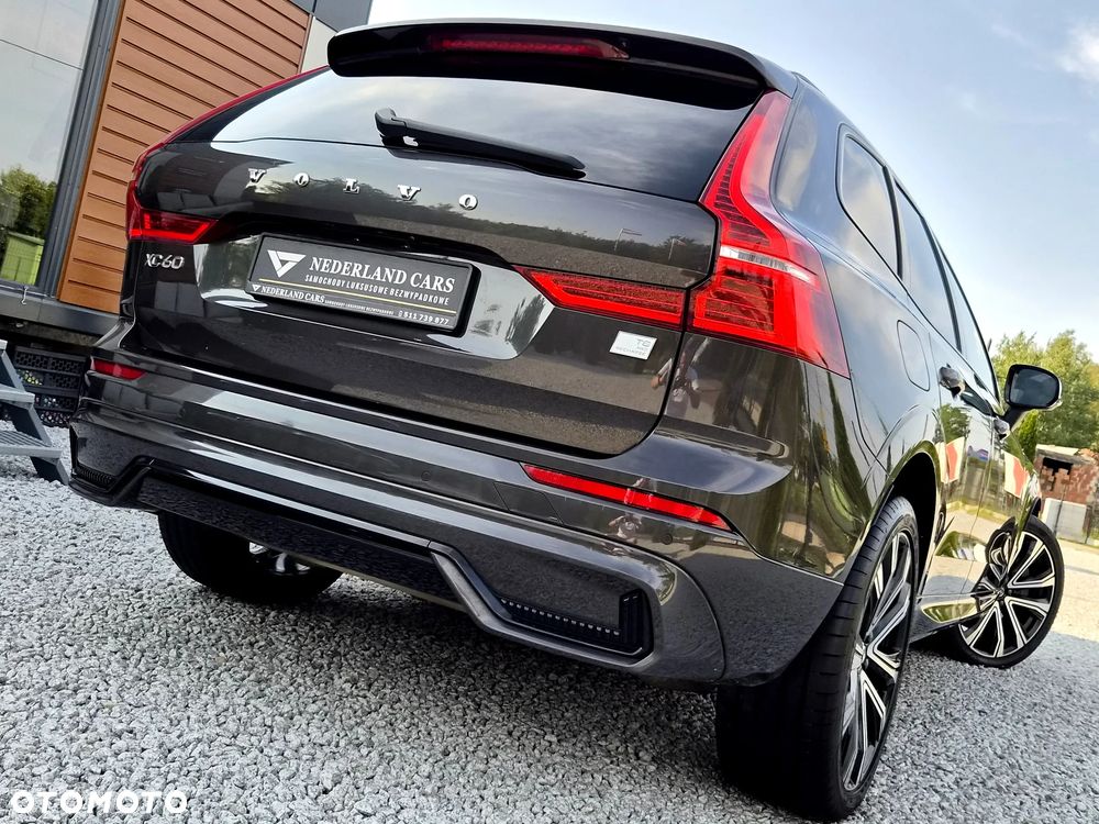 Volvo XC 60 T6 Plug-In Hybrid AWD Plus Black Edition - 34