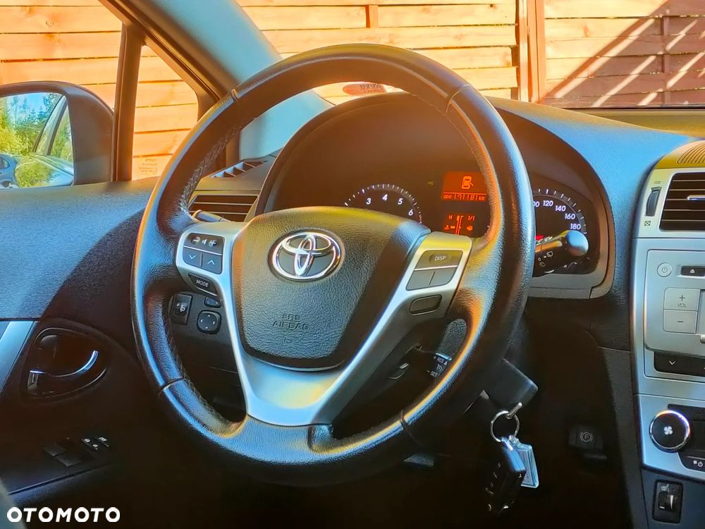 Toyota Avensis Combi 1.6 Life - 19