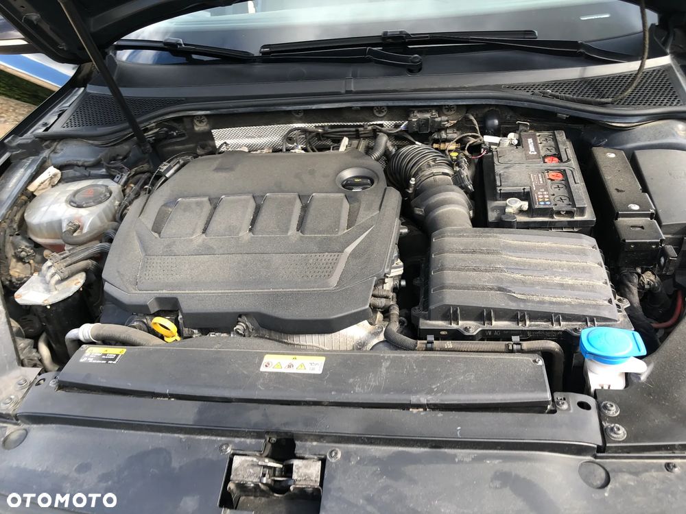 Volkswagen Passat 2.0 TDI SCR Comfortline - 12