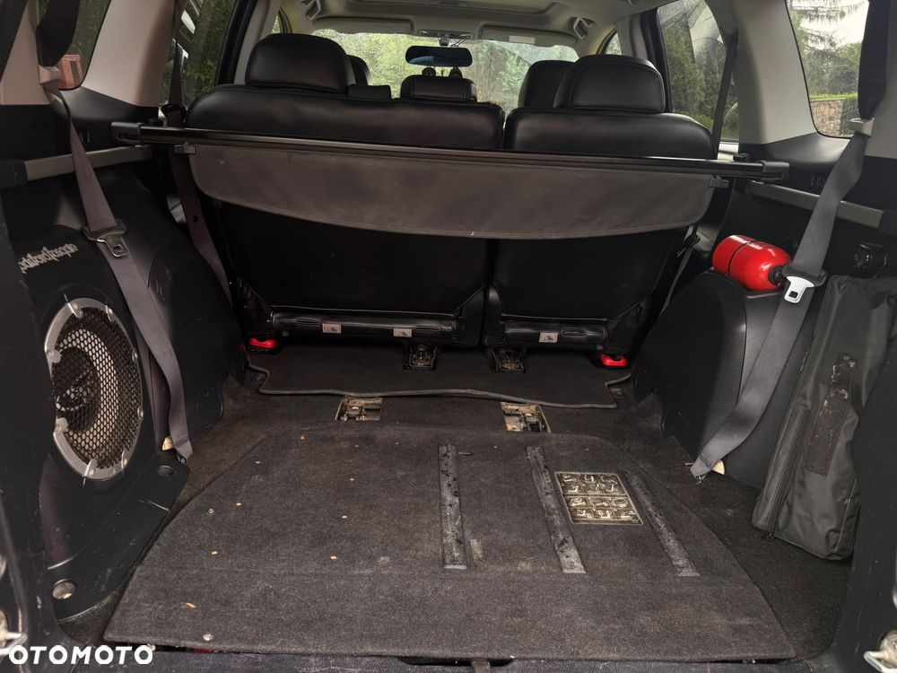 Mitsubishi Outlander - 12
