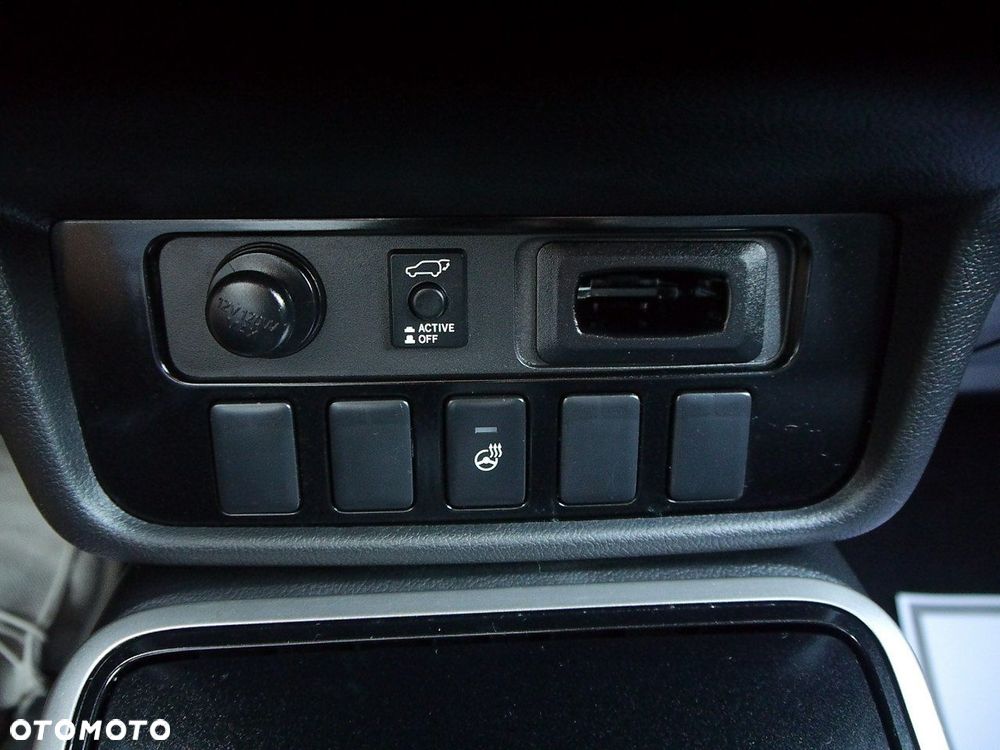 Mitsubishi Outlander 2.2 DI-D 4WD Automatik Diamant Edition+ - 26