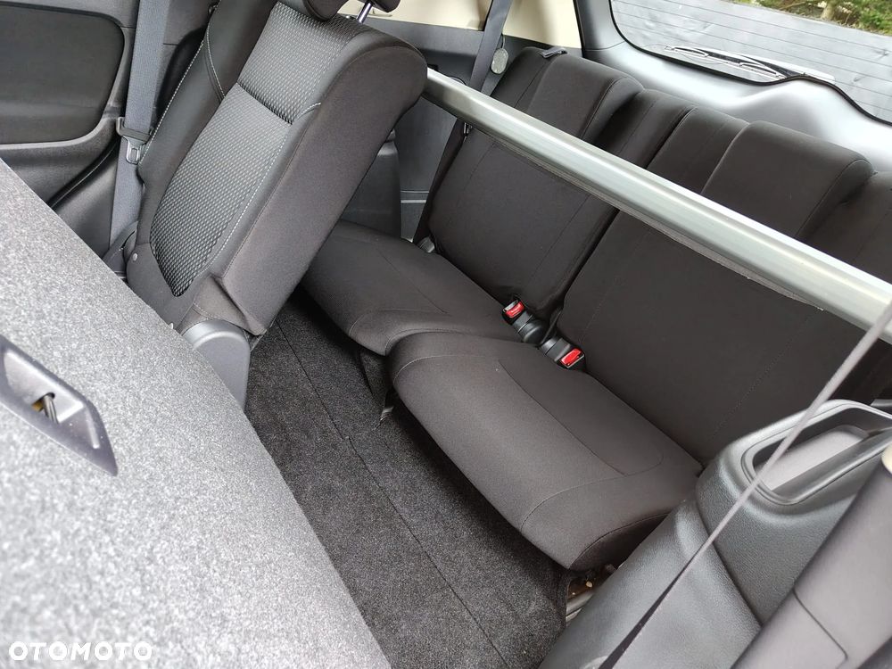 Mitsubishi Outlander - 8