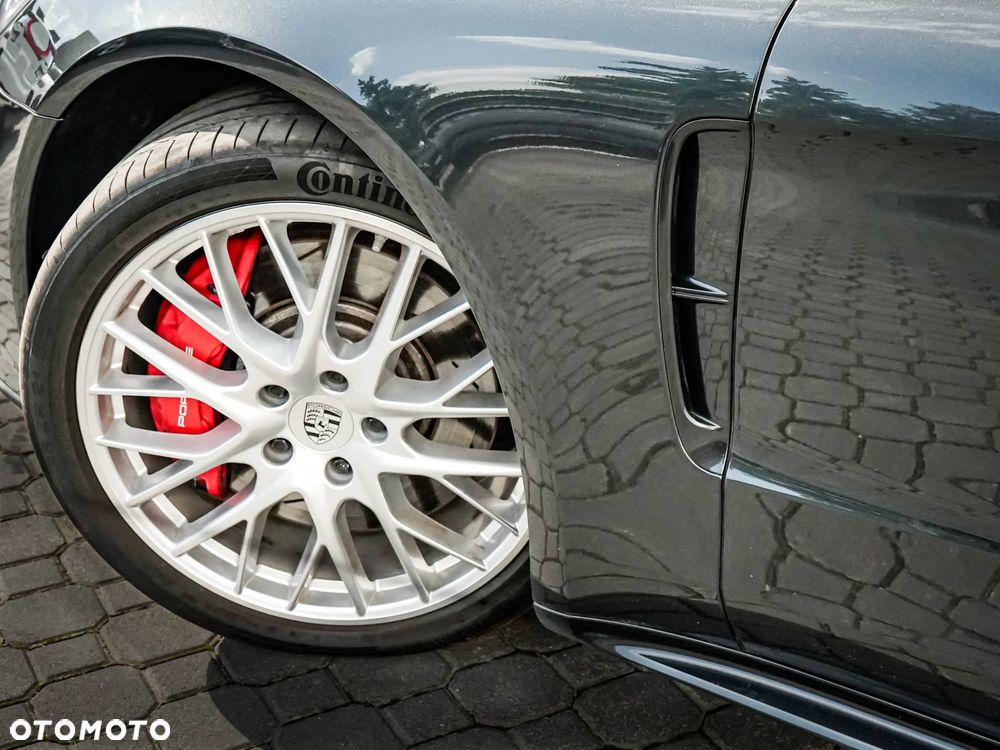 Porsche Panamera Turbo - 8