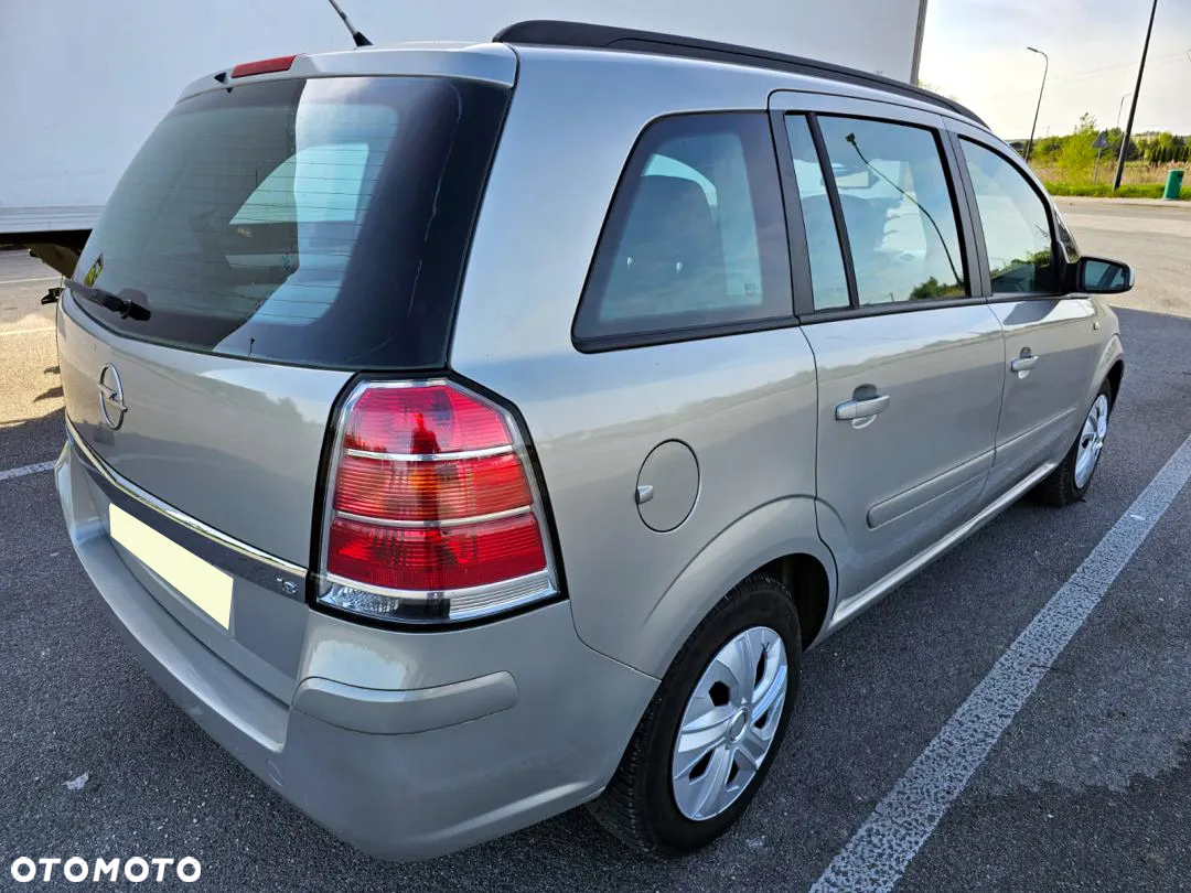 Opel Zafira 1.8 Cosmo - 29