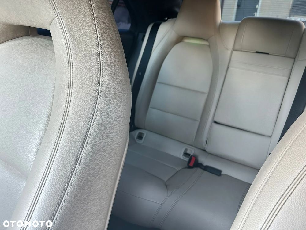 Mercedes-Benz CLA 250 7G-DCT - 19