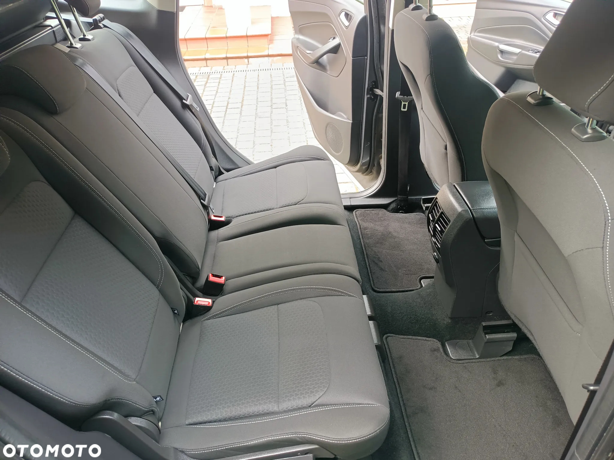 Ford Kuga - 12