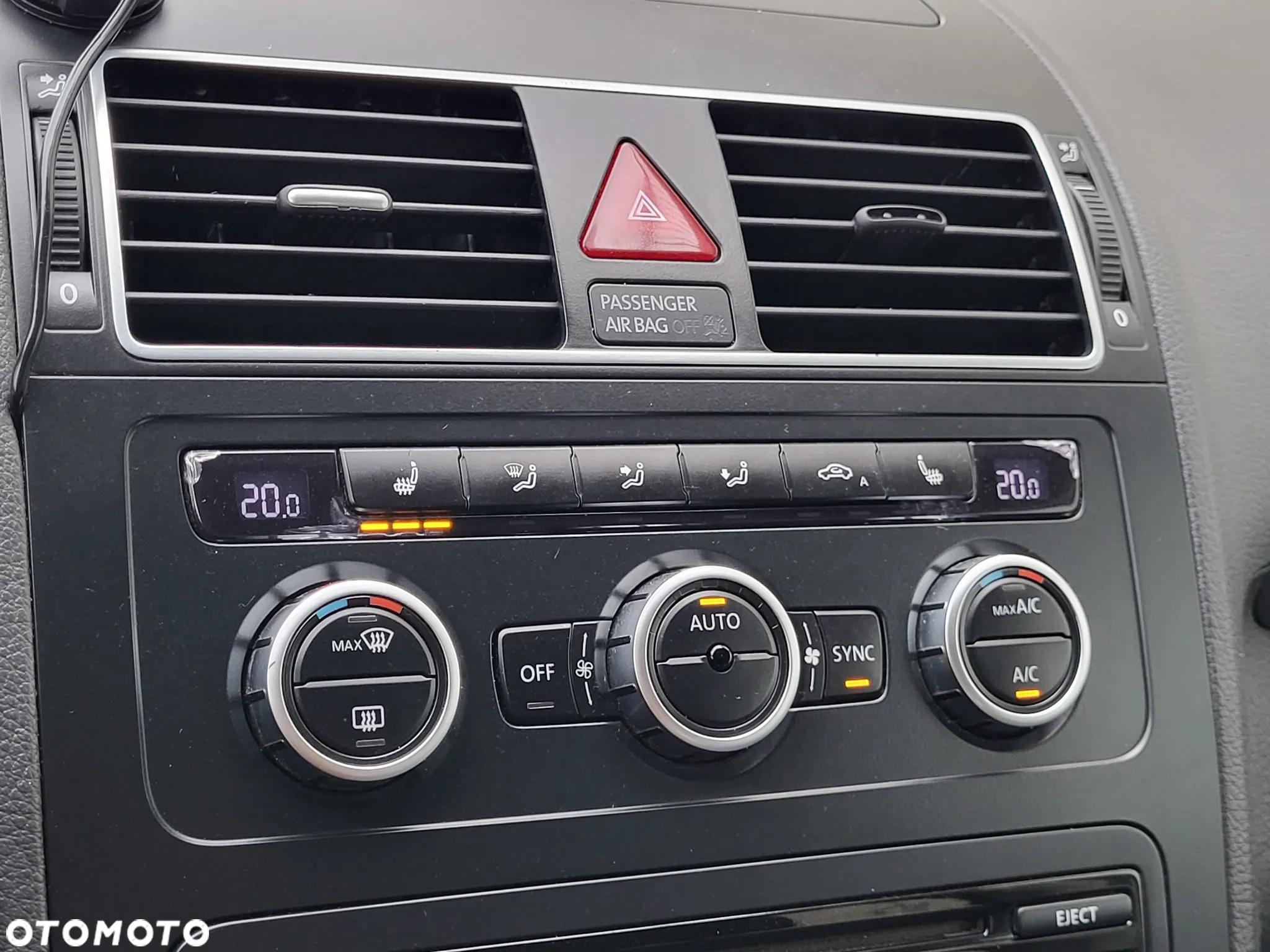 Volkswagen Touran - 14