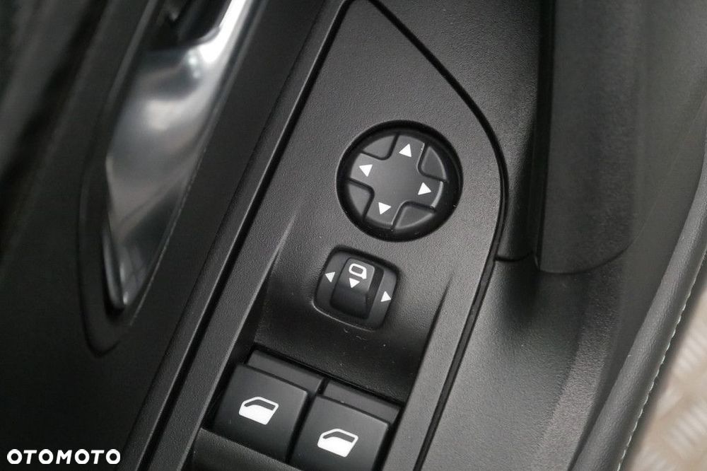 Peugeot 2008 1.2 PureTech Allure S&S - 27