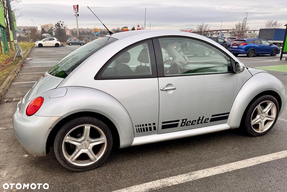 Volkswagen New Beetle 1.6 United - 24