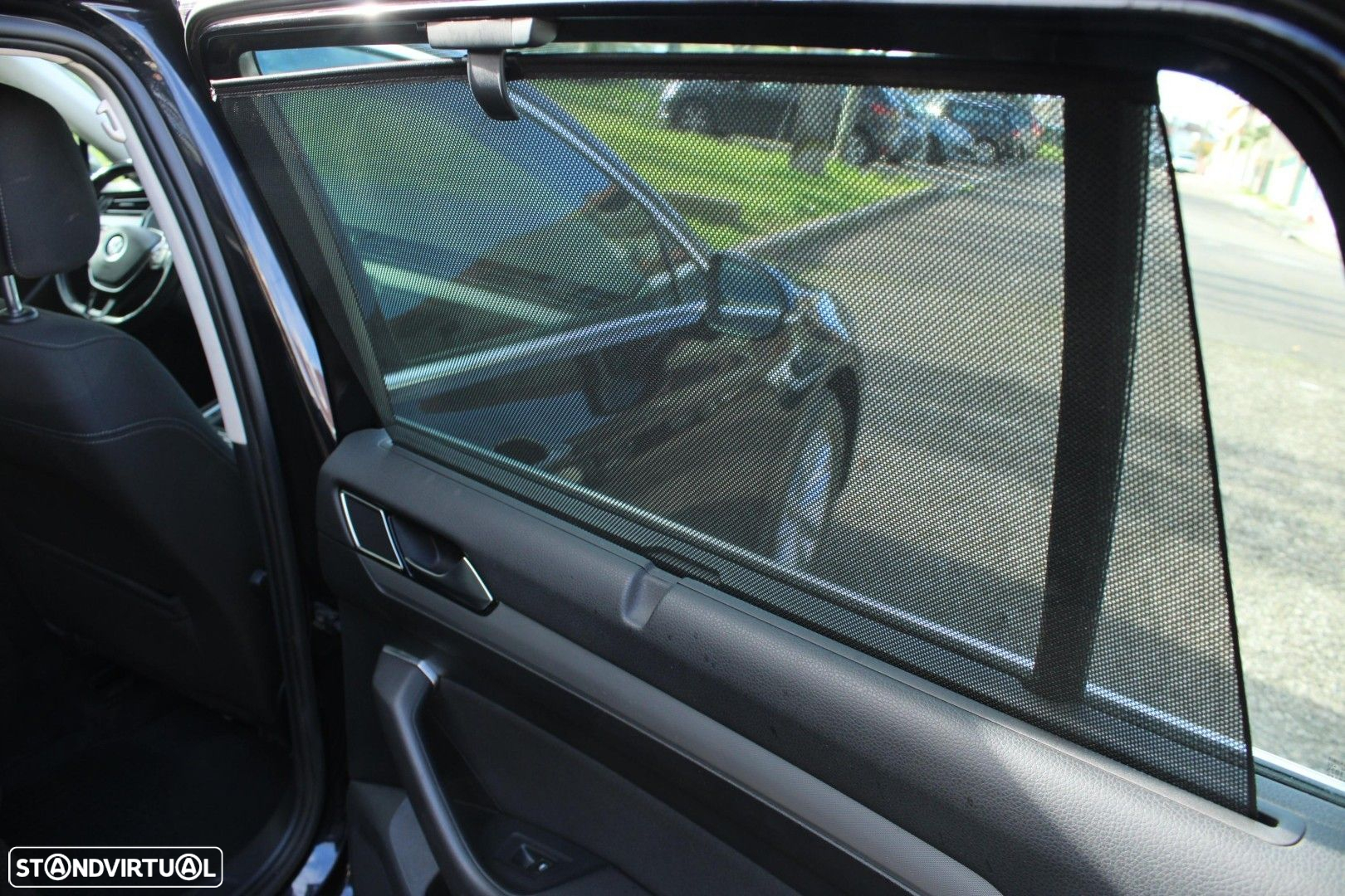 VW Passat Variant 1.6 TDI BlueMotion - 24
