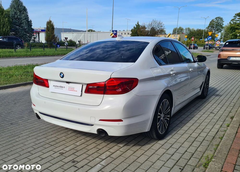 BMW Seria 5 520i Sport Line sport - 6