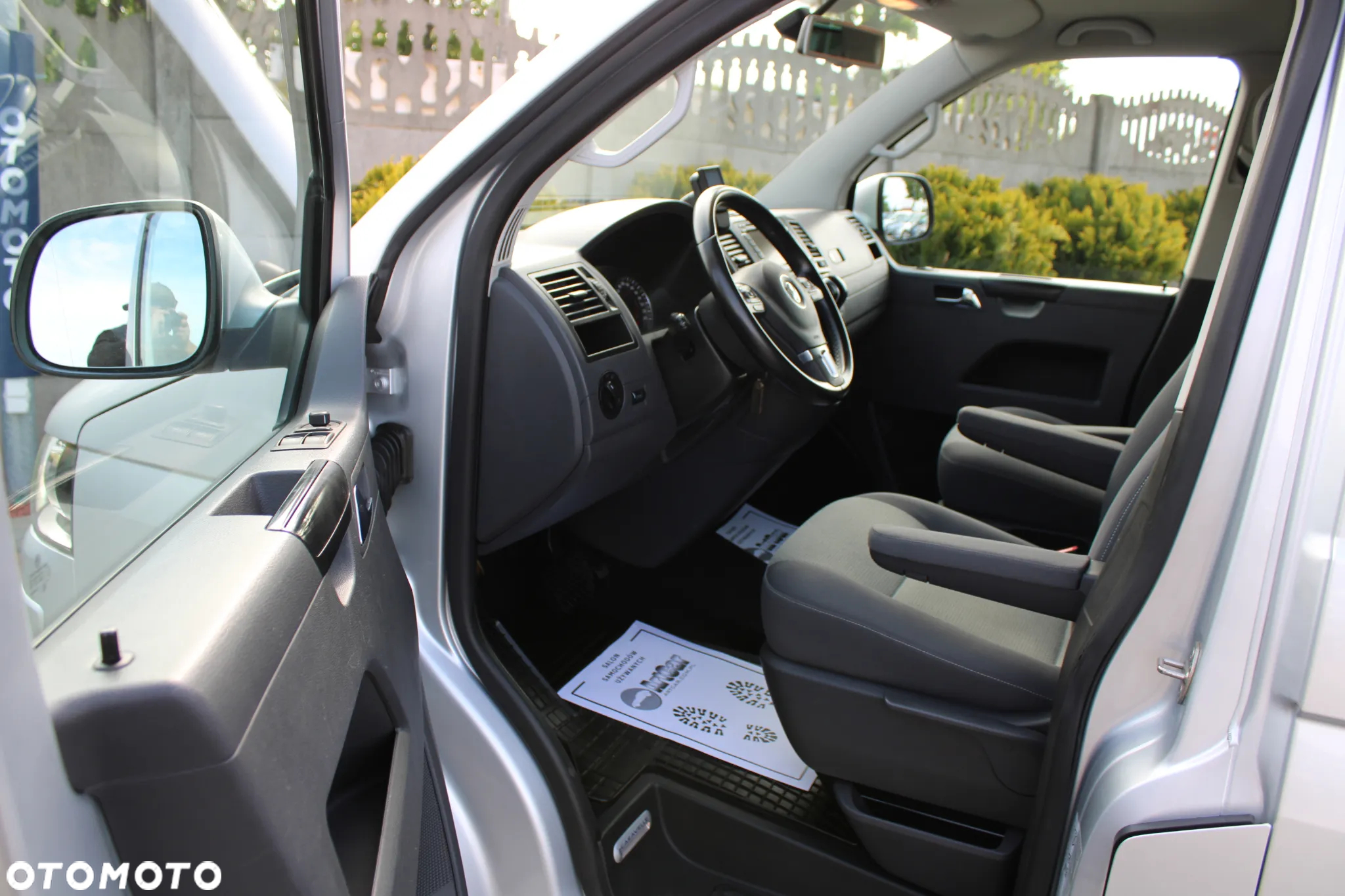 Volkswagen Caravelle - 20