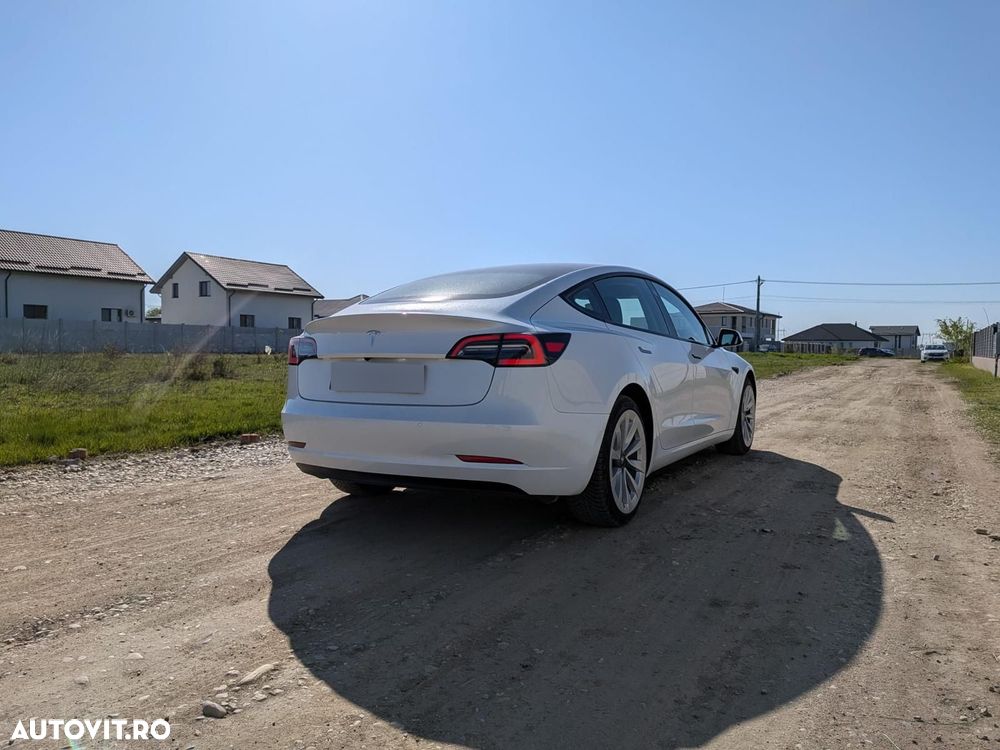 Tesla Model 3 Long Range AWD Premium - 4