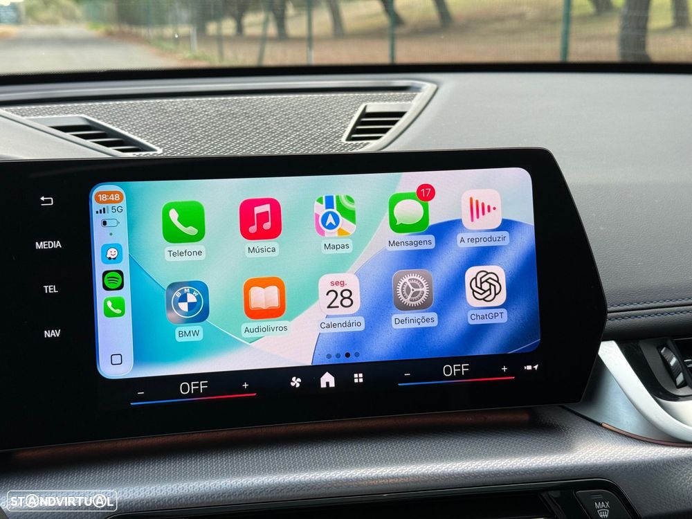 BMW iX1 eDrive20 Pack Desportivo M - 41