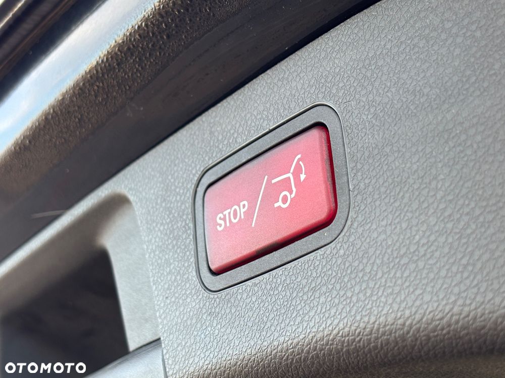 Mercedes-Benz GLA 250 4Matic 7G-DCT UrbanStyle Edition - 34