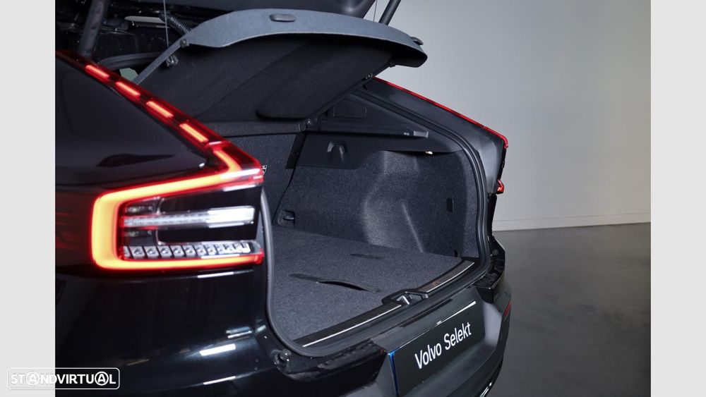 Volvo EC40 82 kWh Single Motor Extended Range Black Edition - 19